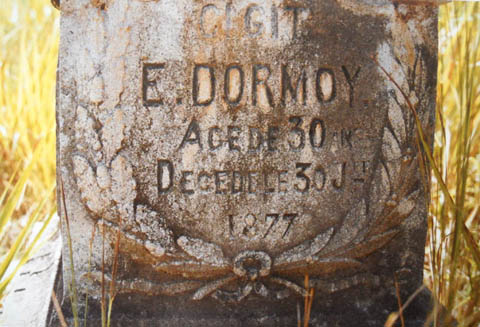 Tombe d'Ernest Dormoy  l'le des Pins